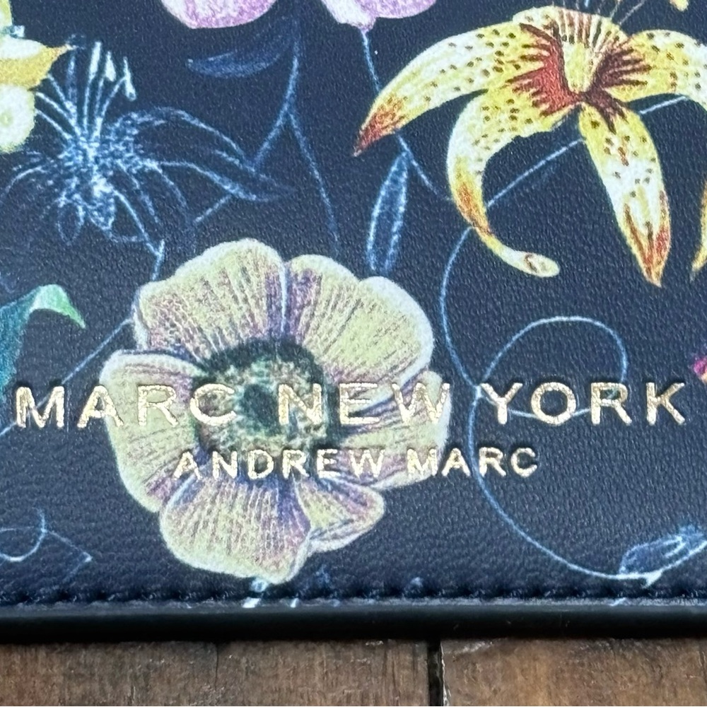 NWOT Marc New York Floral Leather Wallet with Charms! - Picture 4 of 12